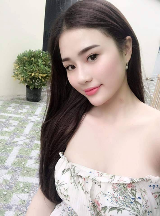 LingShiev's tweet photo. I am waiting for you dear,  I am very anxious https://t.co/vcMah2N8WE https://t.co/uhiR2I0MRR