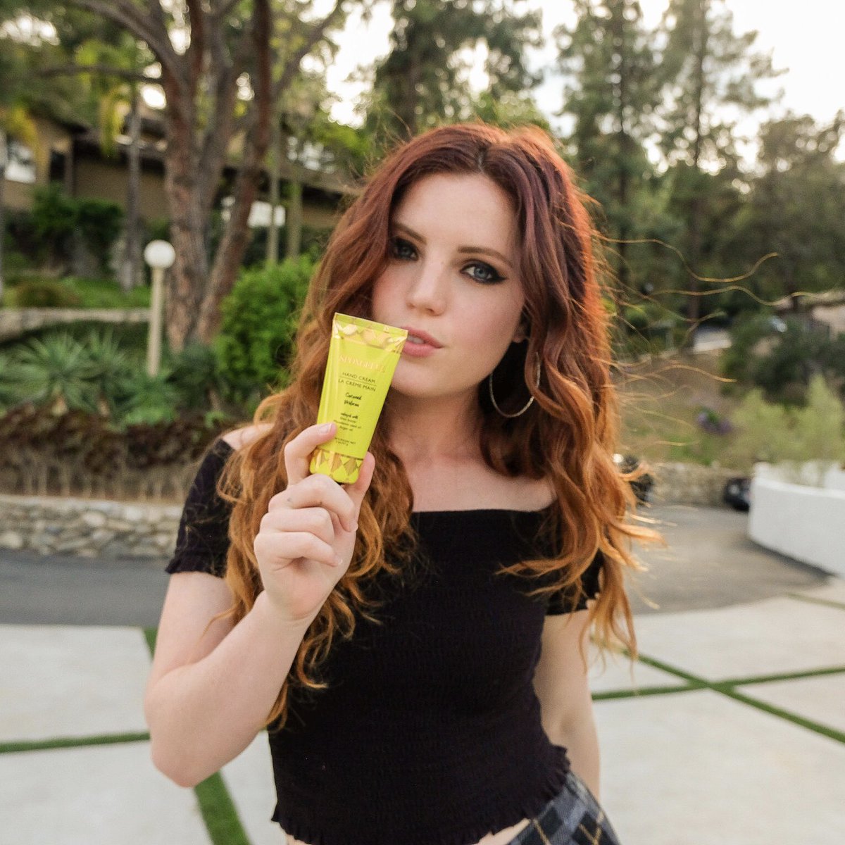 SydneyQuiseng's tweet image. Honestly, not much is better than getting a fun package in the mail in the middle of quarantine 😂

🤍 @FabFitFun #fabfitfunpartner 🤍