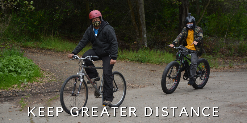 EBRPD's tweet photo. Local health agency orders ask runners and bikers doing strenuous exercises to keep greater than six-feet distance from others since they may βmore forcefully expel airborne particles,β and that runners and bikers wear masks when possible. #KeepParksSafe https://t.co/NZiZJT96kb https://t.co/Mhgu1MepWa