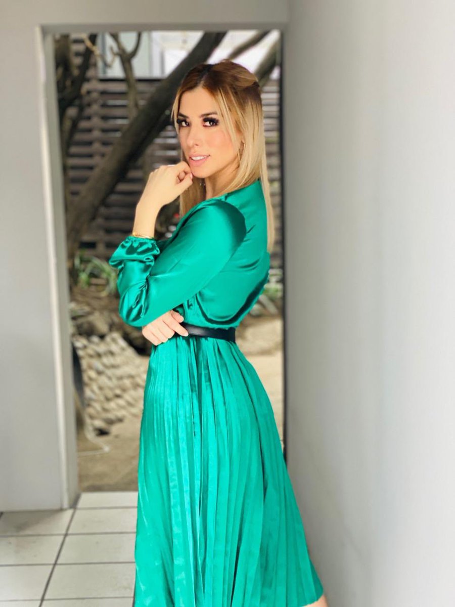 pao_sasso's tweet photo. Verde es vida 💚
Ame mi Outfit de @yoinsusa @yoins_official les tengo código de descuento 😍 YZL15 - YZL20 💌
.
.
.
. 
#fit #fitness #fitnessgirl #health #fashion #outfit #chic #lifestyle #style #photography #happy #happiness #rojo #red #yoins #yoinsstyle #yoins_official https://t.co/oiEnAvBWBf