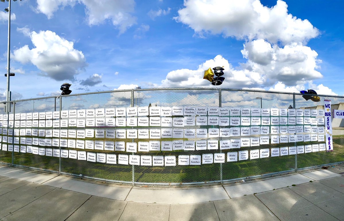 TokayStudGov's tweet image. CLASS OF 2020!!!🎓
👉Check out the fence by the football field to take a selfie with your name📸
Congratulations!!!🎉 #fillthefence