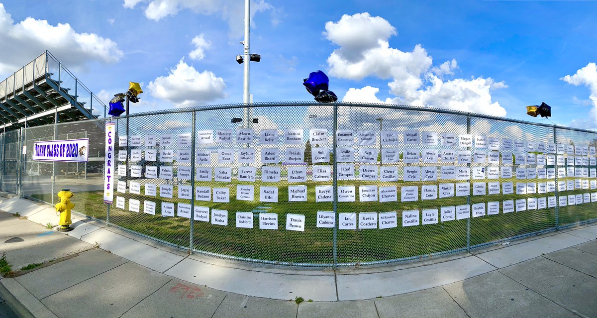 TokayStudGov's tweet image. CLASS OF 2020!!!🎓
👉Check out the fence by the football field to take a selfie with your name📸
Congratulations!!!🎉 #fillthefence