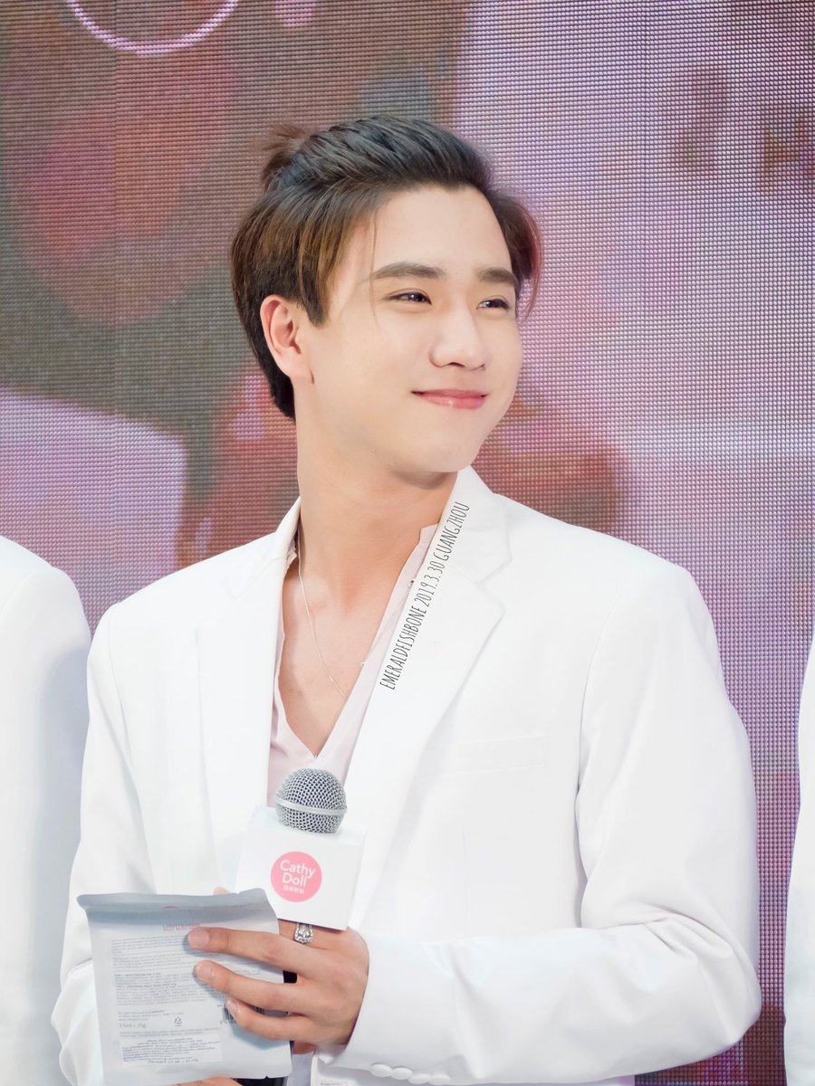 bSicY8YuSNIXjrV's tweet photo. Don't judge a man by what you see, because what you see is possibly what they want you to see. --- 不要根据你看到的去评价一个人，因为你看到的，有可能是他们想让你看到的cr：logo-PerthChinese
#PERTHsSound https://t.co/KoGg33ewqV