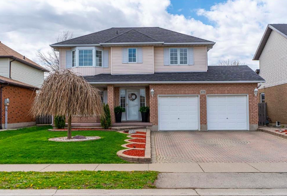 LynnAdamsRE's tweet photo. NEW LISTING!
172 Alderlea Avenue, Hamilton, $699,900
Listing link: https://t.co/G9KL4Mfwcy
Where city meets country. This meticulous family home, shines with pride and ownership throughout, in one of the most highly sought-after locations on the Hamilton escarpment. https://t.co/8DVDdq0Oqt
