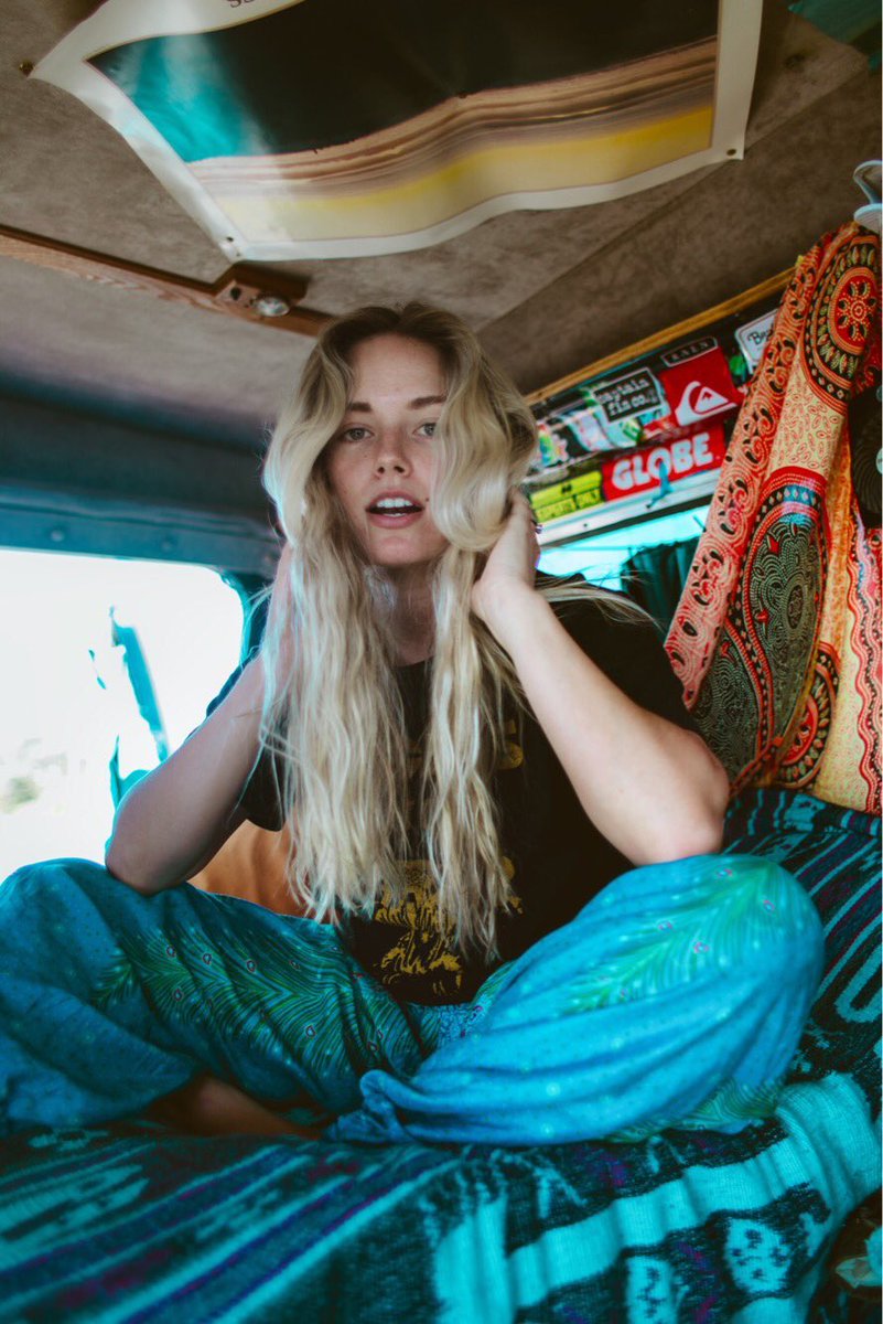AsheMusicNews's tweet photo. The thing that I love about @AsheMusic is that her lyrics are always so genuine and so true 💛 She seems to always be 100% herself which is incredible does these days because being 100% yourself is hard to come by these days https://t.co/JE8mlrt41i