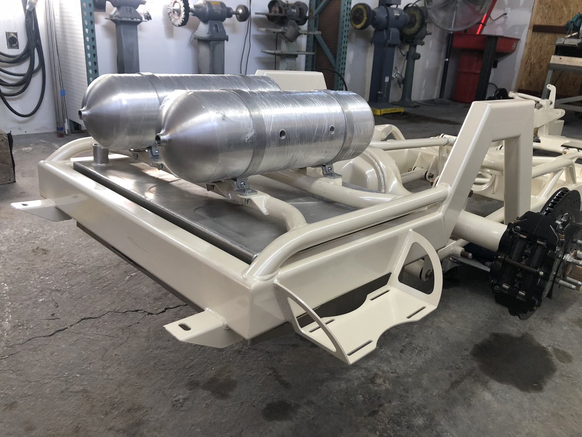 Getting ready for the most important part of the build, mock up and stainless hard lines. Had to go with #seamlesstanks Notice the custom port location 😎