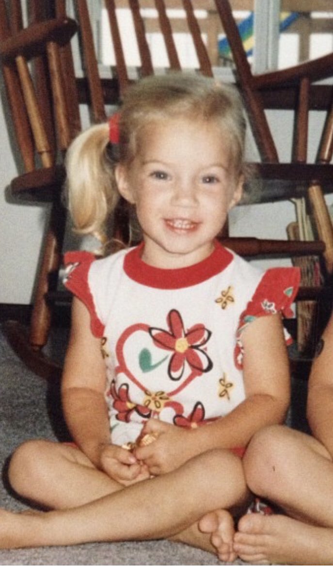 MissWeldonOQ's tweet photo. Virtual spirit week! #TBT #OQCYBERSPIRIT https://t.co/NurOMxYVgg