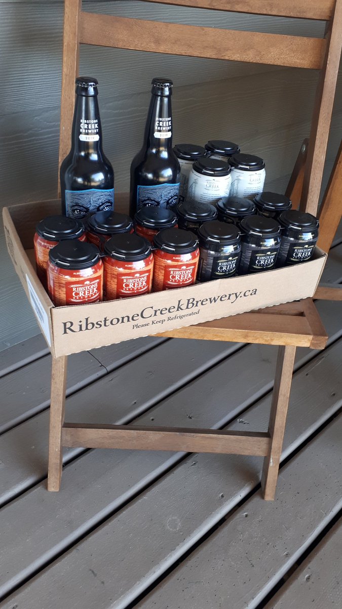 Thanks to Marty and the rest of the hard working staff <a href="/RibstoneCreek/">Ribstone Creek</a> for Doorstep Delivery to #YLL.
#localbrewery #thinkingoutsidethebeerbox
#plant2020 more malt barley. #ThankaFarmer. Cheers
ribstonecreekbrewery.ca/store/