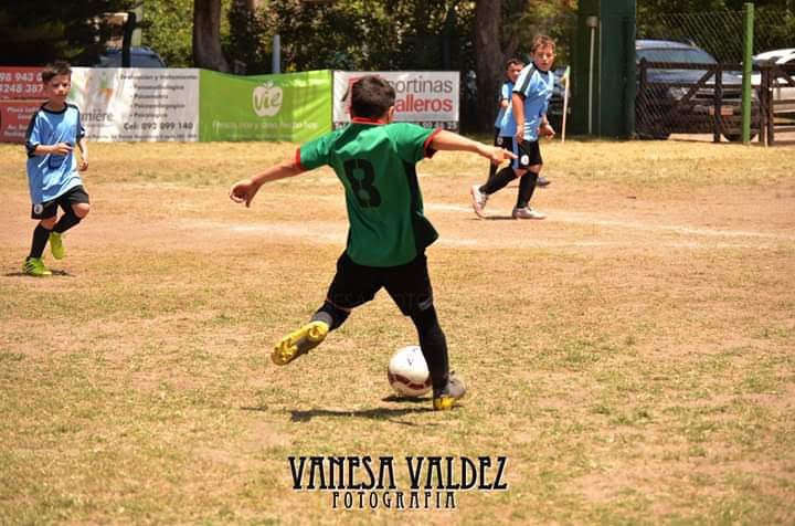 gonza_g22's tweet photo. Se extraña verte jugar Futbol los fines de semana !!!😍⚽️🥇🌕🌑 #Ituzango #Maldonado #Uruguay @OficialCAP @chino14carbone https://t.co/Y0CaVz2OGE