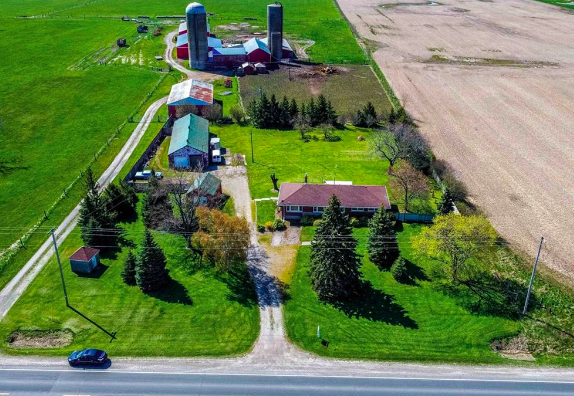 LynnAdamsRE's tweet photo. NEW LISTING!
5866 #3 Highway, Cayuga, $474,900
Listing link: https://t.co/92DjAPm5LR
In a country setting near Cayuga sits a solid brick 4+2 bedroom bungalow. This great investment property sits on a 1.36 acre property. https://t.co/HcDoHRRDX5