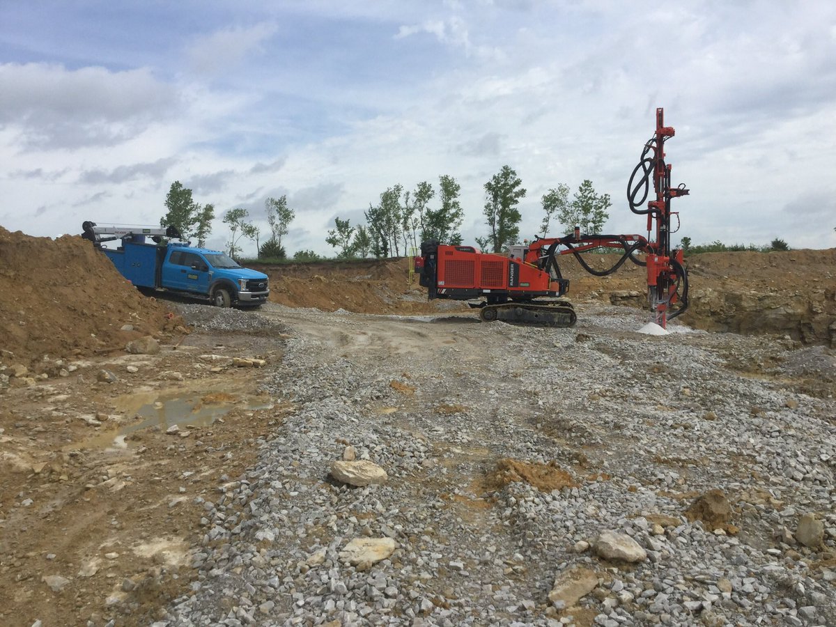 WillieG03's tweet photo. The Rudd Team putting another Sandvik DX800 Top hammer surface drill into service. #Sandvik #Drilling #Quality #TeamRudd https://t.co/ygvCYedo1m