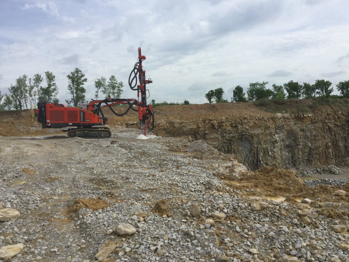 WillieG03's tweet photo. The Rudd Team putting another Sandvik DX800 Top hammer surface drill into service. #Sandvik #Drilling #Quality #TeamRudd https://t.co/ygvCYedo1m