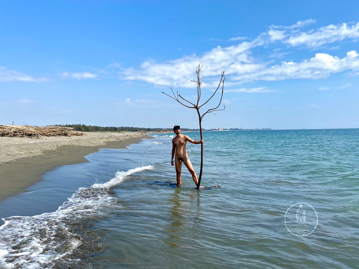 裸時風 tweet media