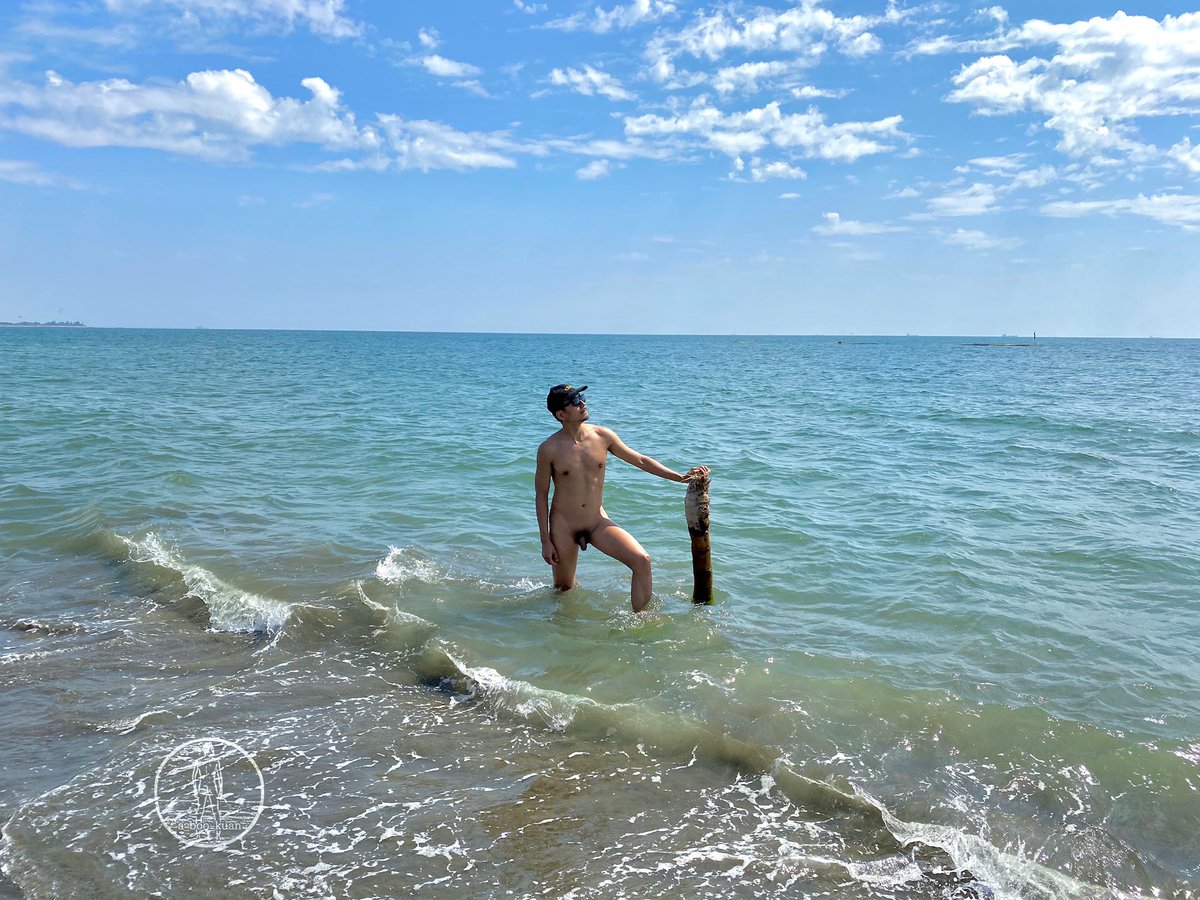 裸時風 tweet media