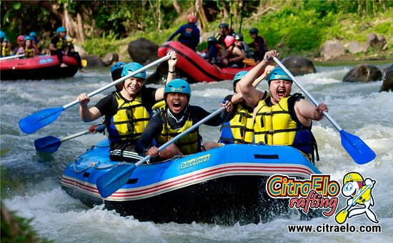 CitraElo's tweet photo. @kepribenn Bukan pacarku, tapi dia bisa gini di sungai~ https://t.co/7NgoeaUxVD