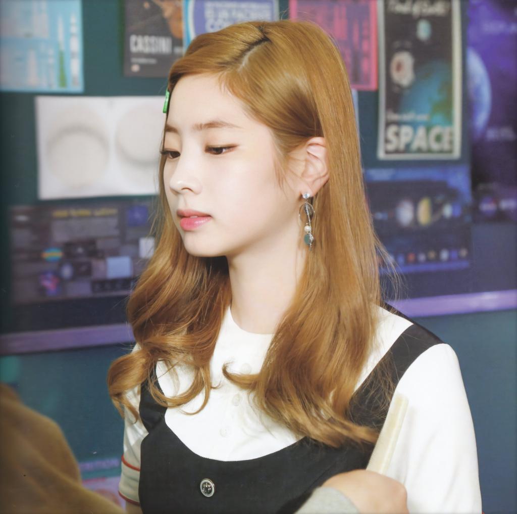 dahyunpie's tweet photo. i'll not forget jjiritt jjiritt
@JYPETWICE
#Signal3rdYear
#3YearsWithSIGNAL https://t.co/NNylO0SNih