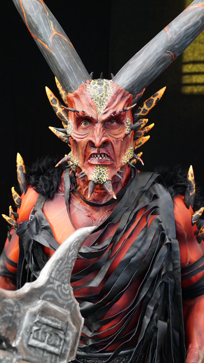 It all starts with an idea. A sketch. Who is this character? What  can be done to add layers, textures and details? It’s a long proccess that requires a lot of work but is well worth it in the end when that character from another world is brought into ours!
#EIMakeupSchool