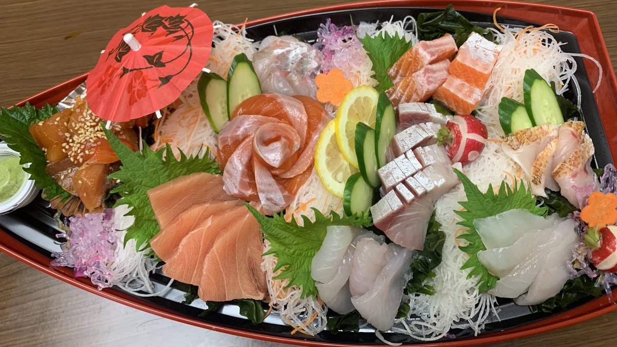 かいせん問屋 ごう こんにちは この日のテイクアウトのお刺身盛り合わせは信州サーモンとブリを平造にしてみました 切り方を帰るだけで見た目も変わりますし 食感も変わるんですよ 是非ご賞味ください 信州サーモン のどぐろ ぶり お刺身
