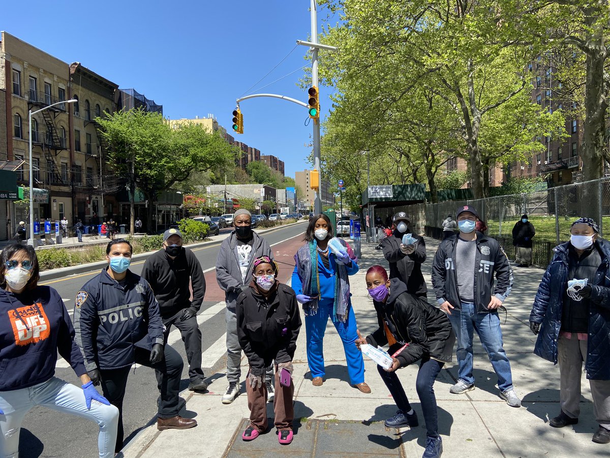 BPGibson2025's tweet photo. Face masks distribution with our tenant leaders at #ButlerHouses for residents and families. Thanks to PSA7 for the face masks and SOS and Guns Down Life Up for their help. We are grateful! #BronxStrong https://t.co/kyx3hHxqRX