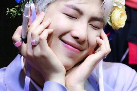 Menciona 7 mutuals para que compartan a este bello Nam !!!  #방탄소년단RM #KimNamjoon #김남준 #방탄소년단알엠 #BTS 

@cantkekiout @whereisthevato @wtfjikook @kthfilia @allthesescarr @JKkingofmyheart @promisehobie