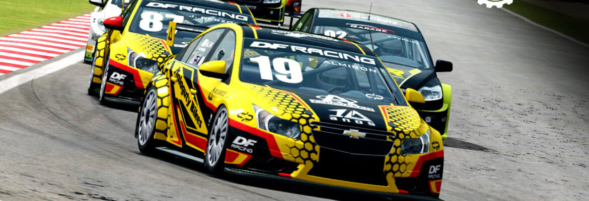 AllianceSimR's tweet image. Em uma estréia de gala na T2/2020 Copa Marcas @f1brasilclube , a ASR crava uma TRINCA no tradicional circuito espanhol de Barcelona. Vitória do argentino Franco Almiron, P2 para o espanhol José Bersoza e P3 de Raul Malaguty.