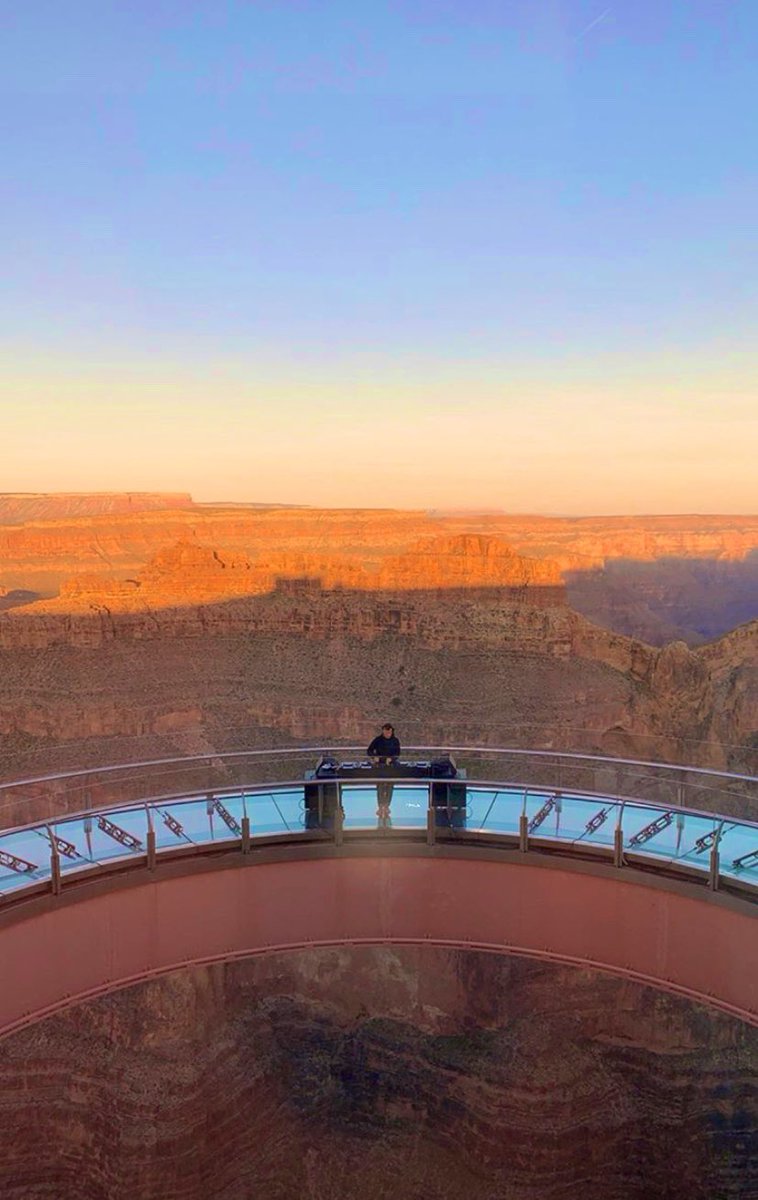 childofgod_mp3's tweet photo. #supcolleen
@kaskade at the grand canyon
pc: @mattmiera https://t.co/lg2ys2RIlD