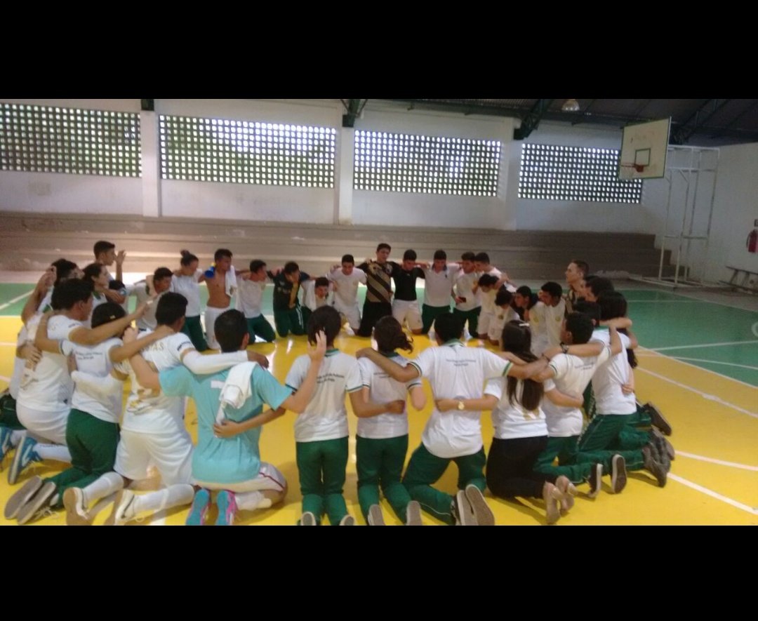 Leandroairton3's tweet photo. Um dos dias mais emocionantes do ensino médio ❤️ #inforEver #tbt https://t.co/f1RY7wrQRH