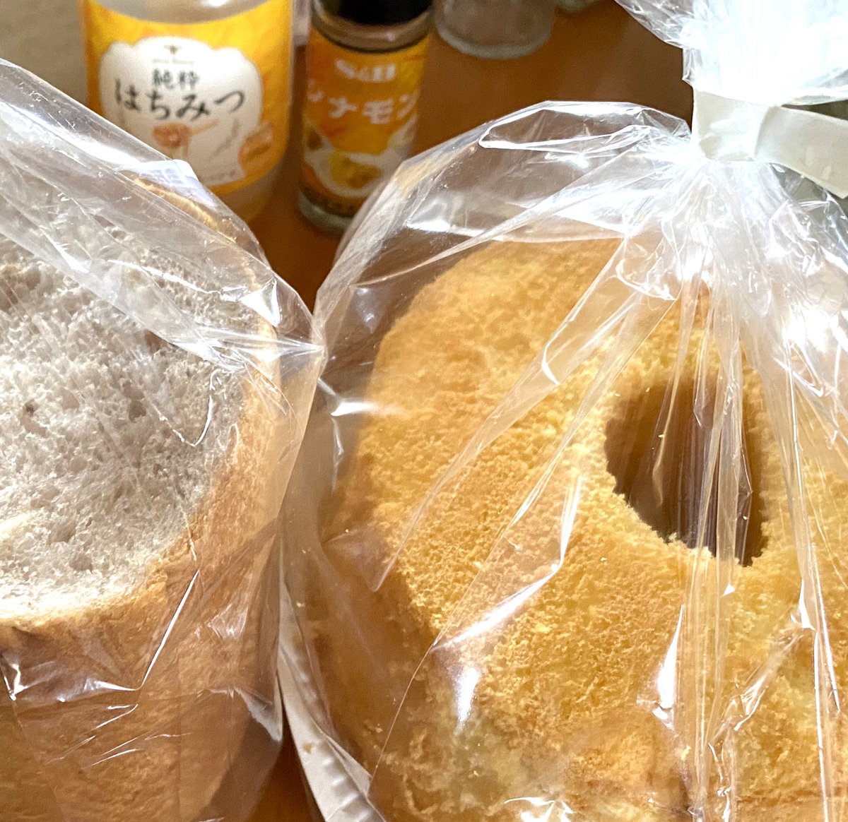 Mocchan Bkbnppdisk 時々買ってる 会津美里町高田地区 月水金恒例の 水曜はパンでしょう のパン レモンシフォンケーキ パウンドケーキ 食パン ふわふわもちもちで美味 朝食やおやつにも 小銭を持ってgo 会津野 手作りパン パン 会津