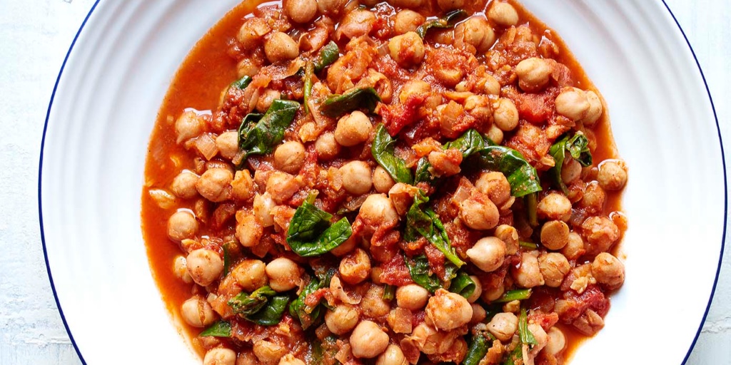 PlanBuyCook's tweet photo. Chickpea Curry (previously doubled-up &amp; frozen), Perfect Steamed Rice to accompany it, then heated through a few Roti Paratha (available from the freezer section of the supermarket or specialty deli). Huge hit in my house. https://t.co/6qW16Zzydh.   https://t.co/t04ATbd2yN https://t.co/Q1RiXqcAiY