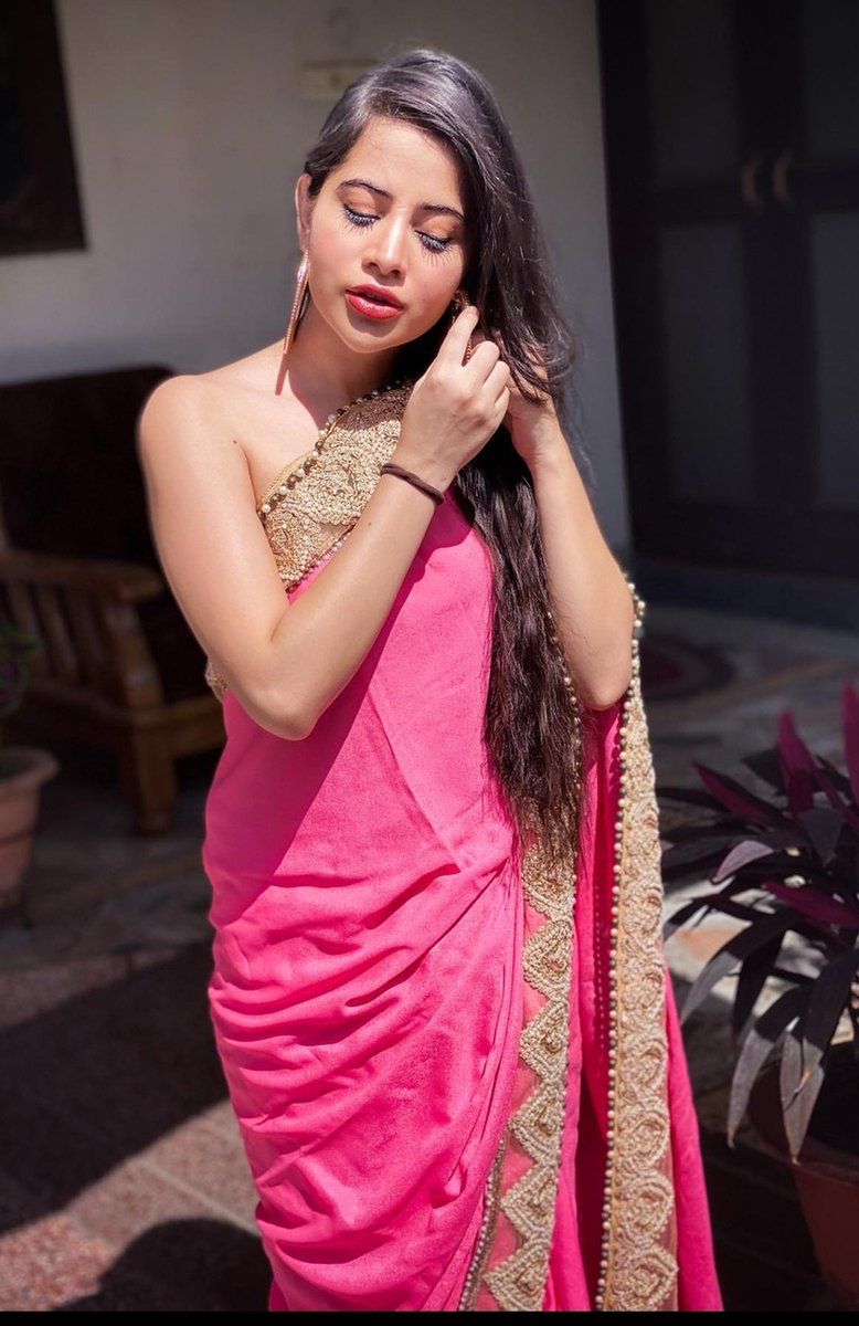 BeingSaree's tweet photo. #pinkmorning https://t.co/n8A9kdX9eY