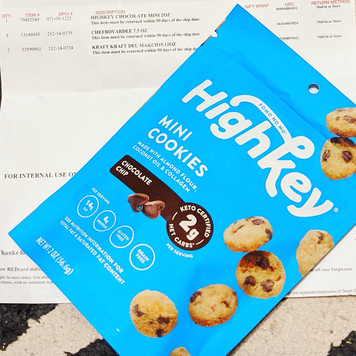 blastkat's tweet photo. We order online @Target a lot. I love the savings and the free shipping I get with my #TargetRedcard I was surprised to find @highkeysnacks at #Target Chocolate chip mini cookies are my favorite. #highkeysnacks #targetshopping #groceryshopping #onlineshopping #thenewnormal https://t.co/95WgWgWA7I