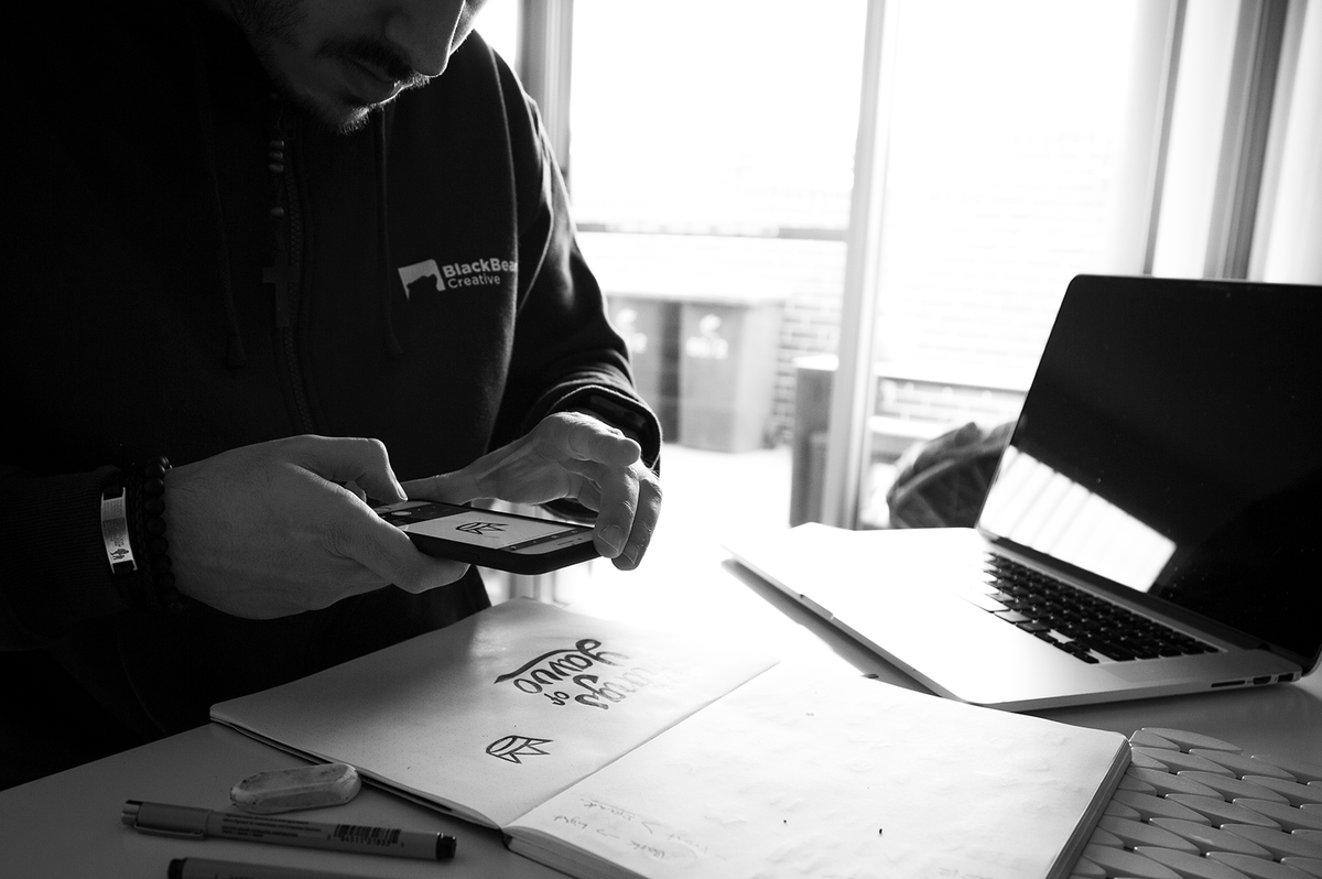 B_BearCreative's tweet photo. Using Adobe Capture to get our designs from paper to screen. The future is here! 🤣🛸 #adobecapture #AdobeCreativeSetup #design #vectorart https://t.co/gWI6rGufVz