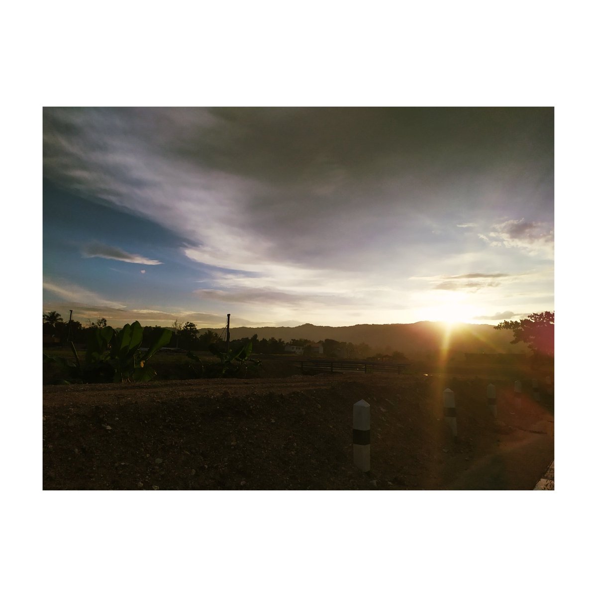 fazallsaid__'s tweet photo. Sunset at small city.
*ignore hashtag.*
โโโโโโโโโโโโโ
#lightroom #instagood #fpwarephotograph #japan #ๆฅๆฌ #indonesia #jakarta #tokyo #instagram #instablackandwhite #instacolours #instagrammers #photoofthedays #fazalsaid #japan_good #ใซใกใฉๅฅฝใใชไบบใจ็นใใใใ https://t.co/CuG5mLtIIj