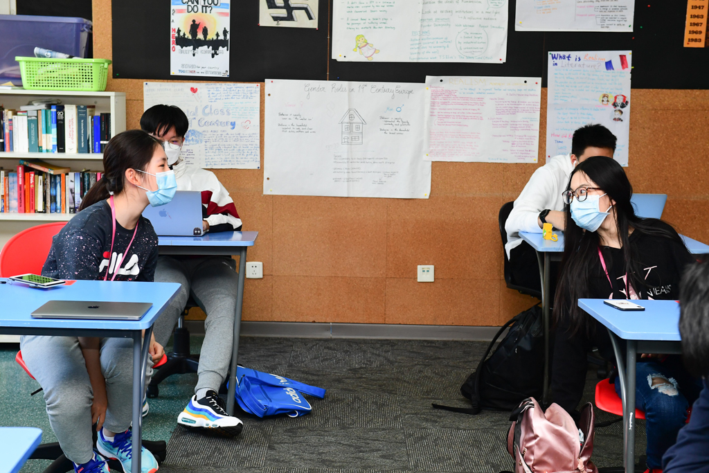 BCISonline's tweet photo. Our second lot have returned! On Monday we welcomed our Grade 9s back to campus - to their friends, teachers and learning in their classrooms again. Sanitized waves and smiles in eyes, spirits have been high. #BCISpirit #BCIScelebration 🎉🙌🕺

https://t.co/HToIZnDfuq https://t.co/2tVLCKCRt4
