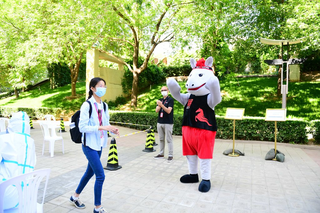 BCISonline's tweet photo. Our second lot have returned! On Monday we welcomed our Grade 9s back to campus - to their friends, teachers and learning in their classrooms again. Sanitized waves and smiles in eyes, spirits have been high. #BCISpirit #BCIScelebration 🎉🙌🕺

https://t.co/HToIZnDfuq https://t.co/2tVLCKCRt4