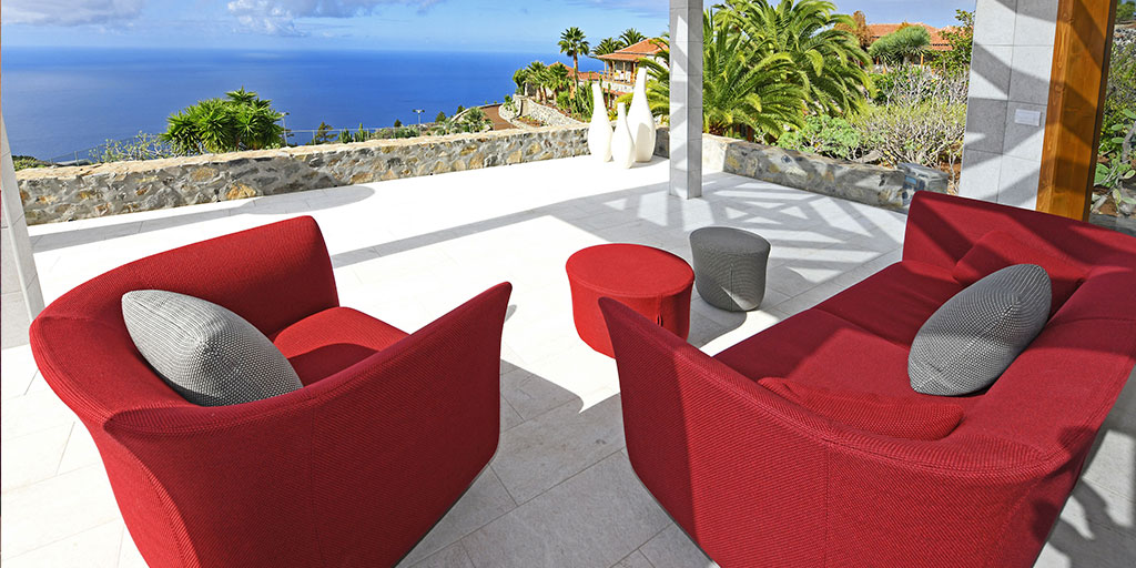 VONDOMSpain's tweet photo. Project Finca Lomo Felipe

📌Tijarafe, Spain
✅ Suave Collection
👤@wanderswonders
 🏨@LCCanarias

#residentialproject #design #luxuryoutdoorfurniture #outdoors #soft #suave #Canarias #villas #manorhouse #vondom
 
🔗https://t.co/Y0mdKCSsRE https://t.co/OdjOD4cc9Z