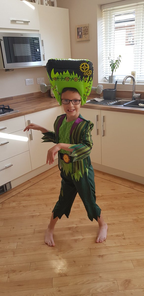 annabithelluk's tweet photo. @latimerprimary this week's fancy dress PE with Joe as Frankenstein 👟 @thebodycoach #latimerfamily #PEwithjoe #littlefrankenstein https://t.co/EyJbboCbOn