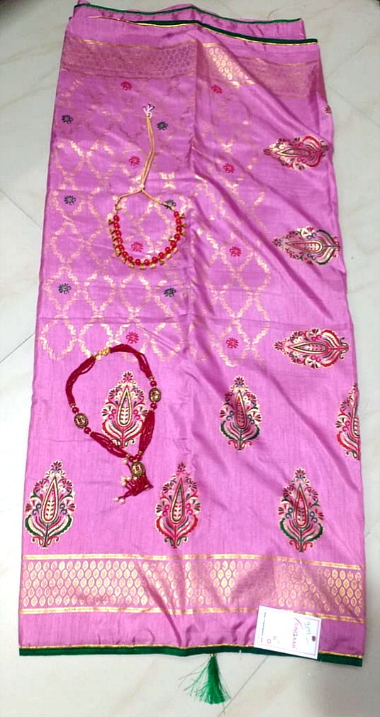 singaar_global's tweet photo. Who doesn't love a little color in life?! Check out these vibrant colored sarees! 🥻
Pick your favorite with matching jewelry 

DM us for any query
Place your order online!

#india #fashion #trending #like https://t.co/EcvNYFVkfK