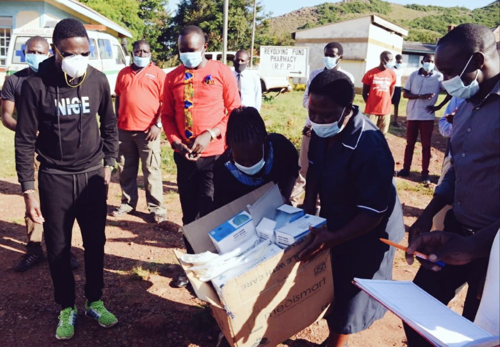 AbabuNamwamba's tweet photo. Port Victoria Hospital, Budalangi Dispensary, Budalangi Market traders and bodboda operators at Manyasi &amp; Budalangi stages among groups that received anti-#COVID19 protective supplies on Day 4 of our community outreach to help protect the flood-ravaged zones with increased risk🇰🇪 https://t.co/B2ngmmltfO