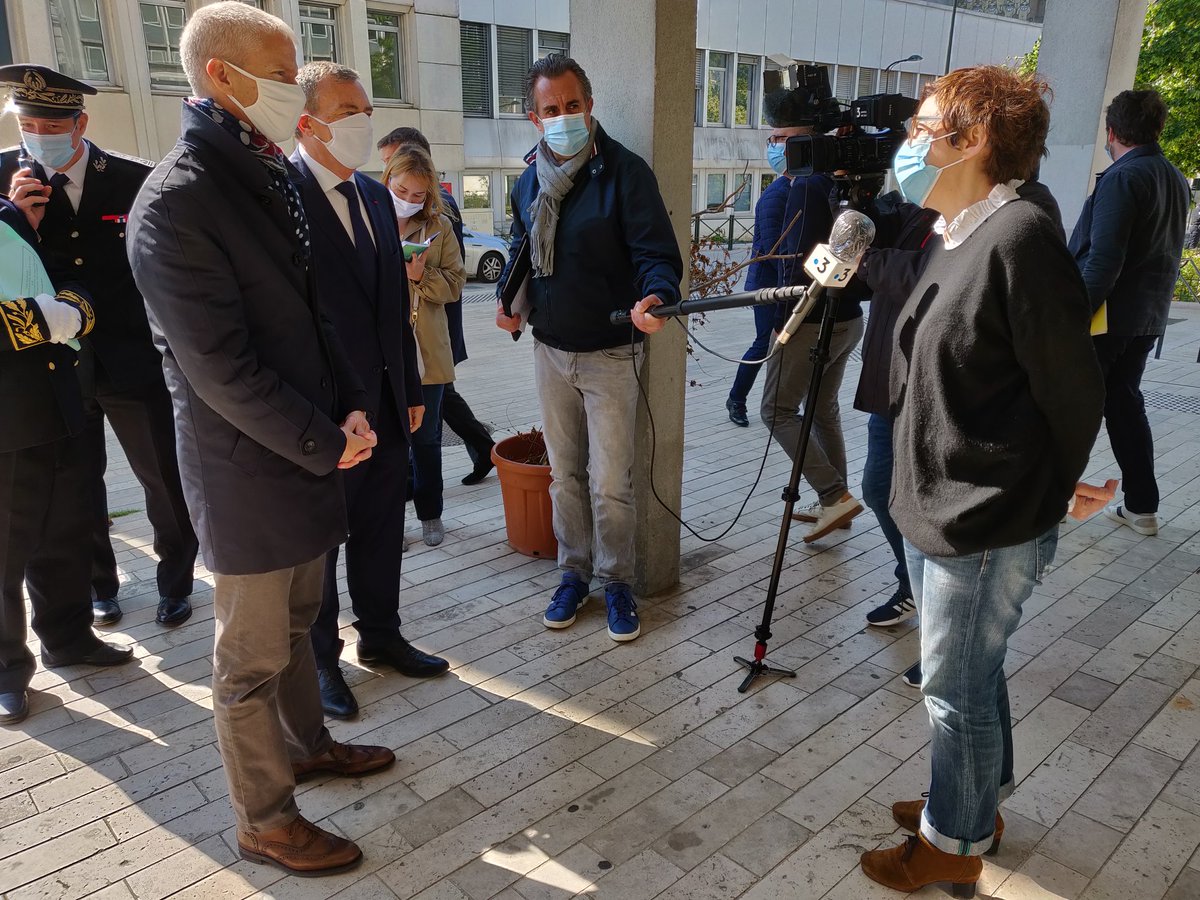 Échanges à la librairie des temps modernes avec Sophie Todescato, pour évoquer avec elle sur la situation des #librairies indépendantes et du #livre en France. Ces librairies indépendantes sont essentielles à notre ville et font la richesse de notre vie culturelle.