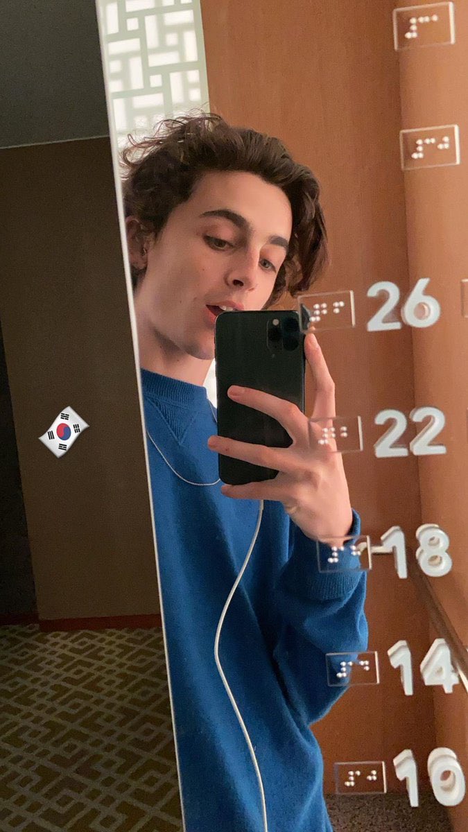 chalametgiggle's tweet photo. timothèe chalamet is so basic like cAN HE NOT https://t.co/peBB7U2dkb