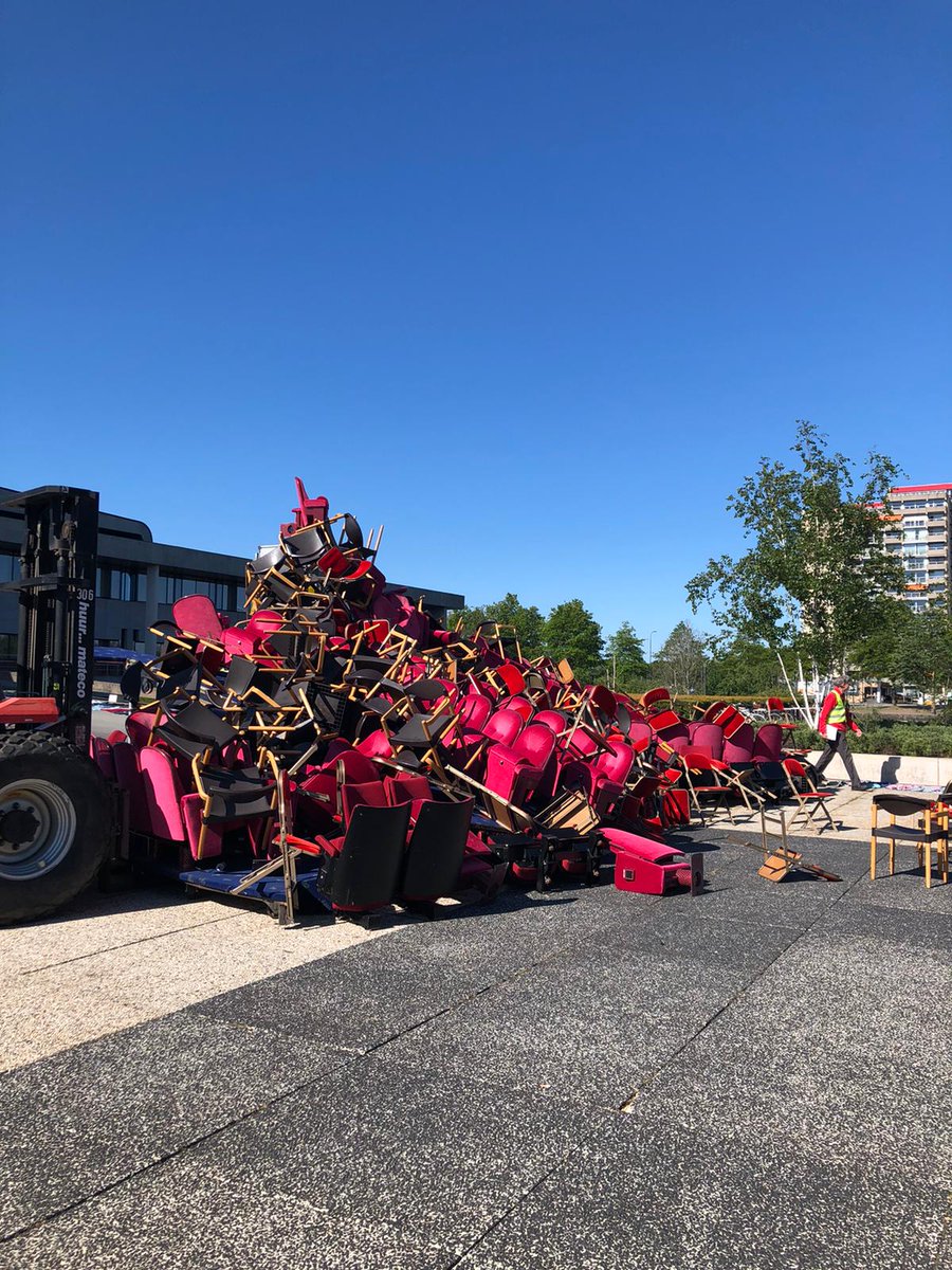 Vandaag een statendag met een nieuw college, wij maken ons zorgen over #cultuur, #natuur en #energie onder dit bestuur. We zijn niet de enige! #ikwilwelcultuur #daarzaktmijnbroekvanaf