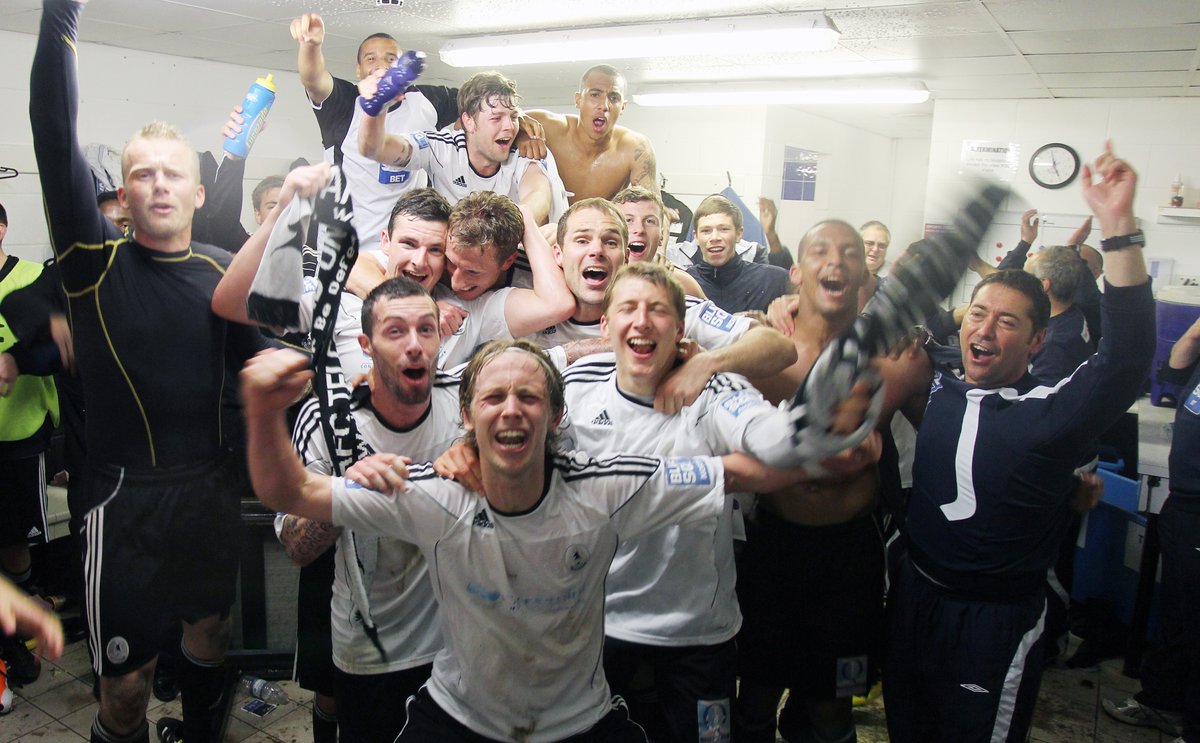 telfordutd's tweet photo. 📅On This Day: 9 years ago today, Phil Trainer grabbed an injury-time winner as AFC Telford United came from behind to beat @GuiseleyAFC and win promotion to the Blue Square Bet Premier.

📸@snapperjames 
 
#PlayOffFinalRewind https://t.co/acVr96TI6P