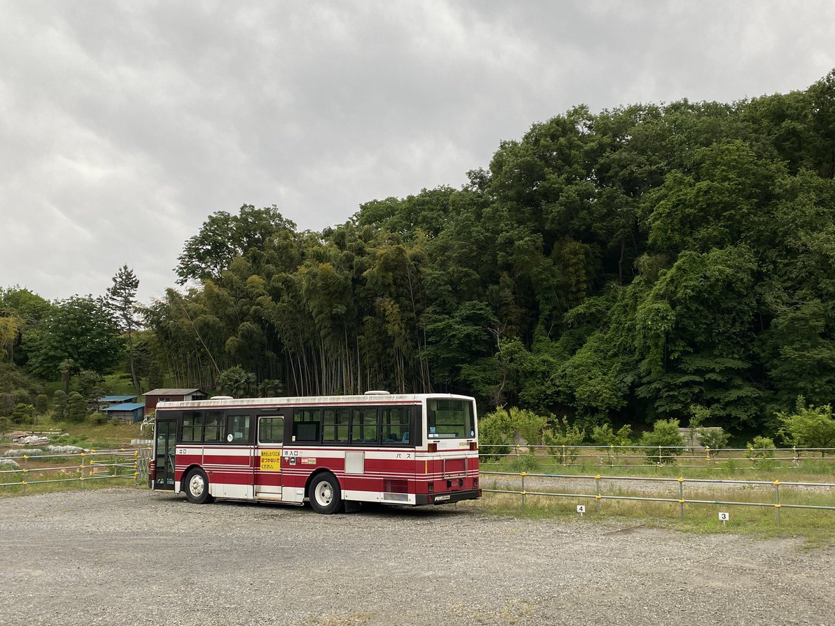 O井川 Twitterissa 散歩してたら立川バスの廃車体見つけた笑