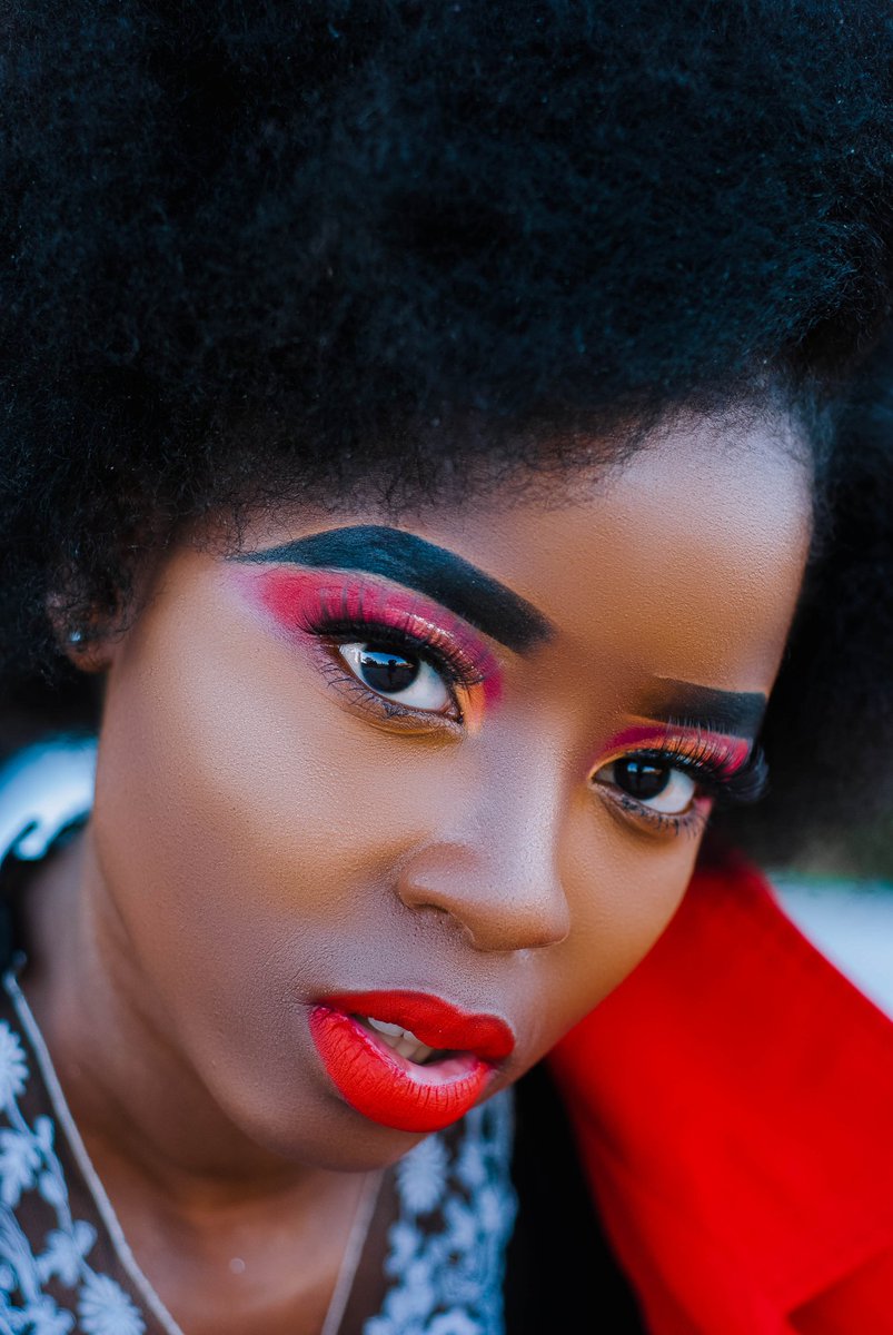 Omphemetse_16's tweet photo. -Happy Birthday Karaboβ€οΈπ
Β°Photographer: @Omphemetse_16
#AustLockDownFFA
#Mask #newreality #redlips #RedForDanger #brownskingirls #Nikon #nikonphotography #retouching https://t.co/Kt4UmrAhB5