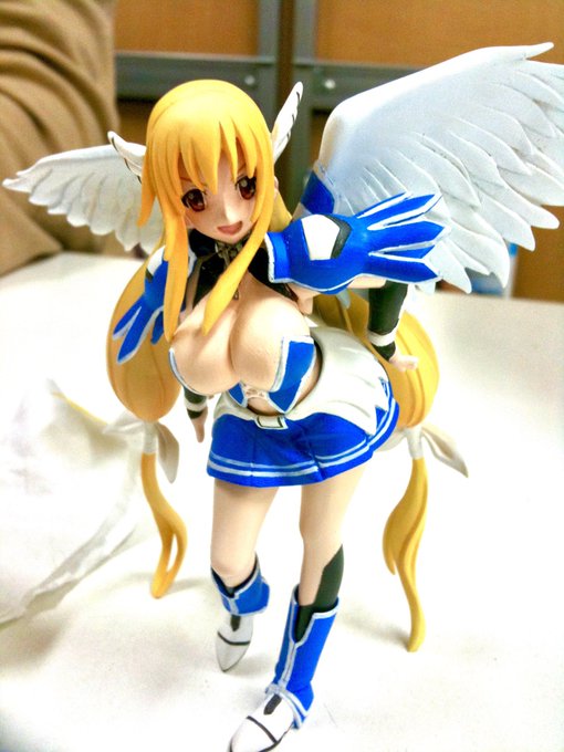 @pal6123 3期頓挫は現場でもガッカリムードでとても残念でした。
当時のガシャポンやフィギュアの監修用の画像が出てきました。 