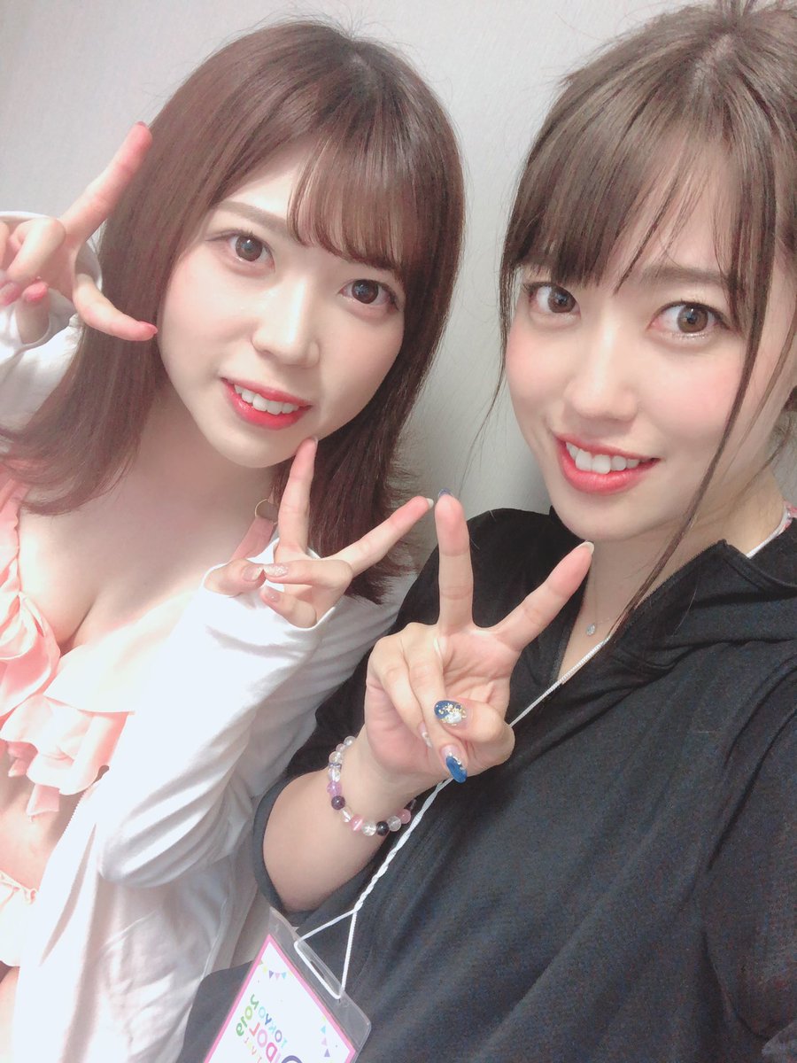 pri_tomo's tweet photo. 水着のツイートが出てたので、、。

実質、姉妹だと思ってる2人。

乃木坂好きな姉

西野七瀬似の妹

 #TGIF2019
 #LEVEL7 #おしりーの #VVRB #水島杏 https://t.co/BG8Uxwczrs