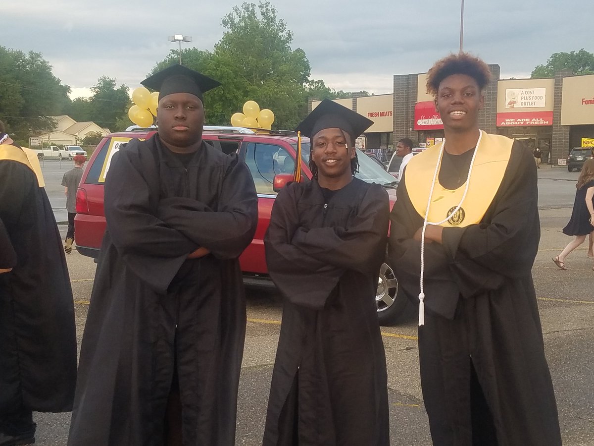 kenean_caldwell's tweet photo. OG Graduation 2020
#OGTigers https://t.co/BbrL2L7t3t
