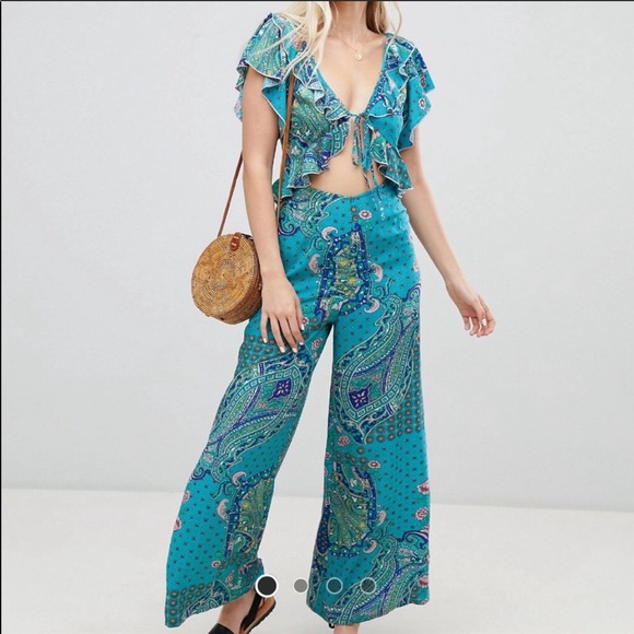 bigmackslife's tweet photo. So good I had to share! Check out all the items I'm loving on @Poshmarkapp from @chelsead_jones #poshmark #fashion #style #shopmycloset #emmaolive #asos: https://t.co/lKeqNPyM5m https://t.co/BuDaX2qnKc