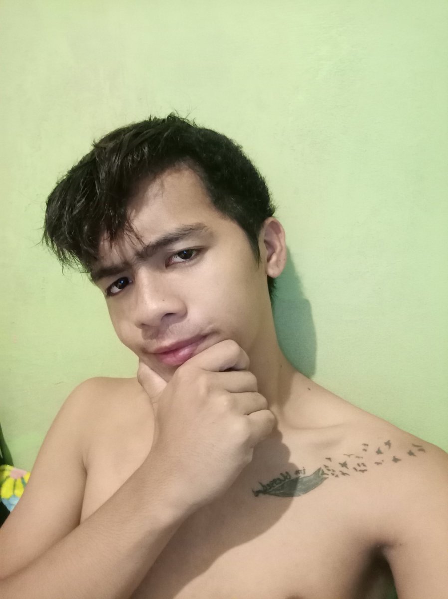 AlterBae26's tweet photo. 21 /5'5/ 6 inch Lang / Cutie size ng Laguna😅😋 https://t.co/0XiQGkbNX9